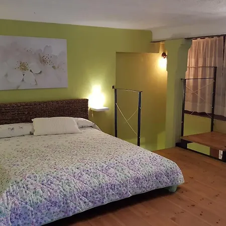 Il Soppalco, Cozy Open Space With Loft In Center Apartman